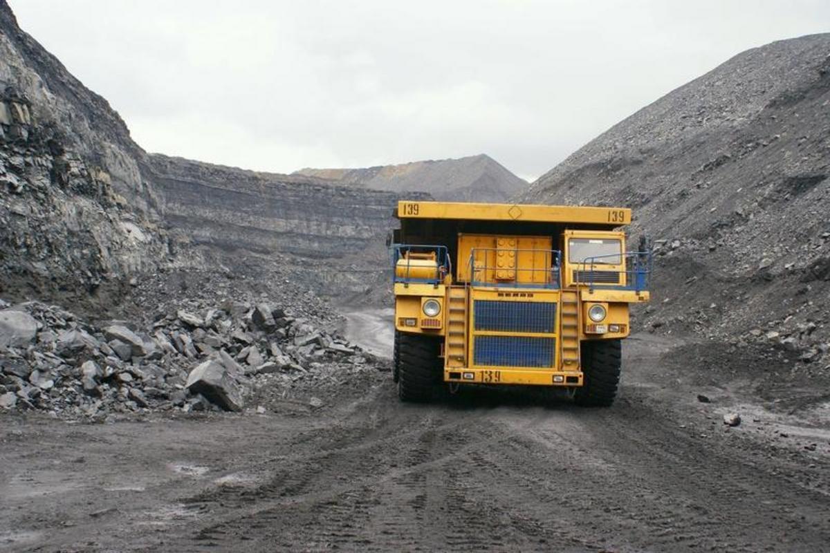 Corrida por data centers amplia disputa por energia, água e minerais