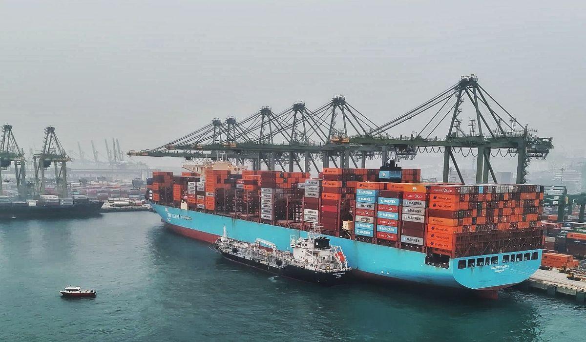 Singapura realiza maior operação mundial de abastecimento de bioetanol para navio da Maersk